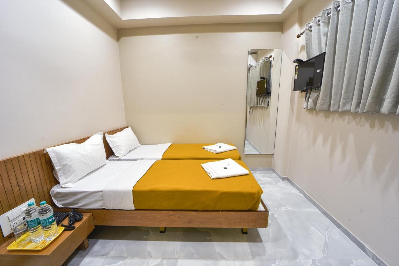 Hotel Trushadham Near To Mahalaxmi Temple Kolhapur Zewnętrze zdjęcie
