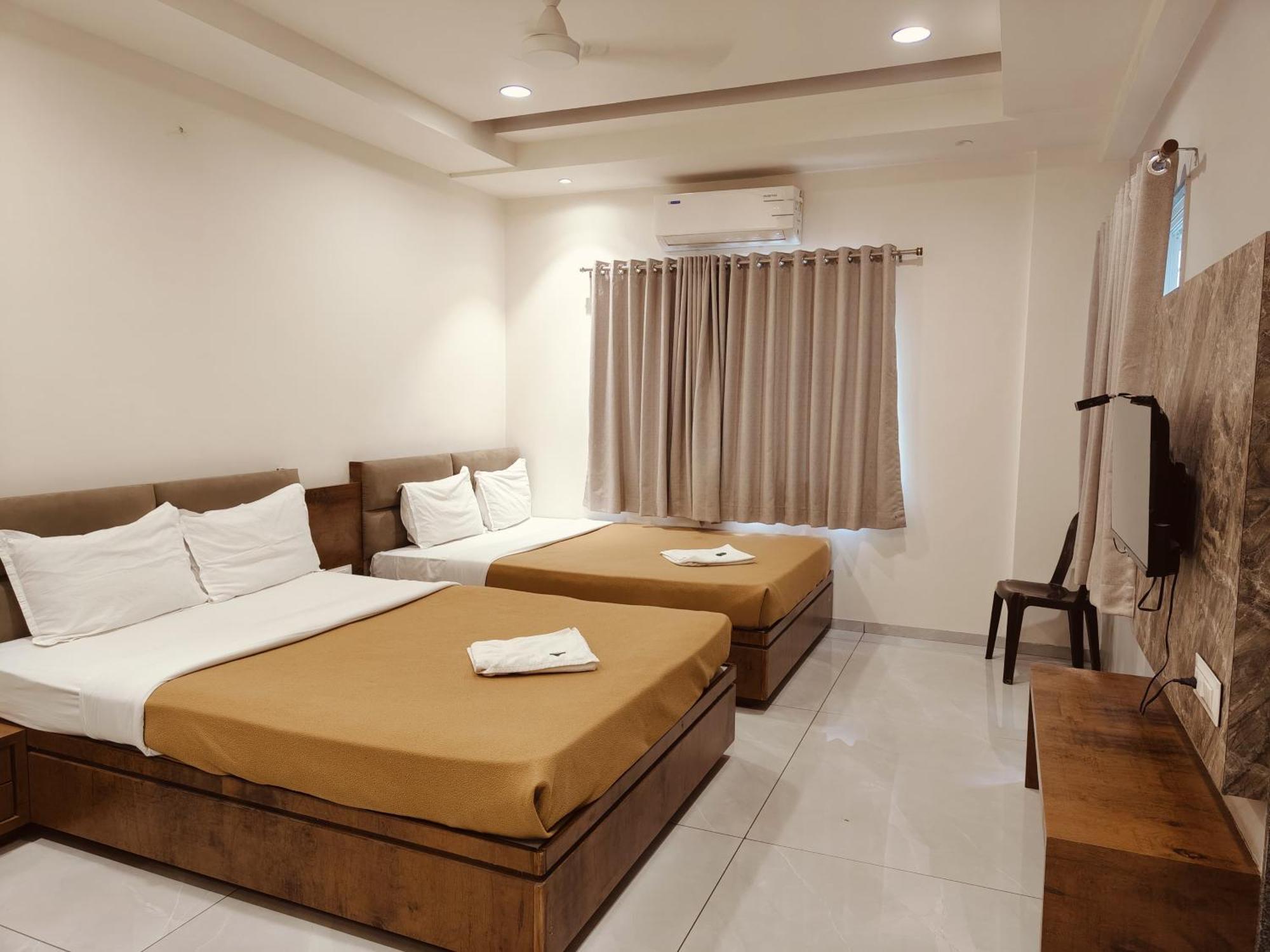 Hotel Trushadham Near To Mahalaxmi Temple Kolhapur Zewnętrze zdjęcie